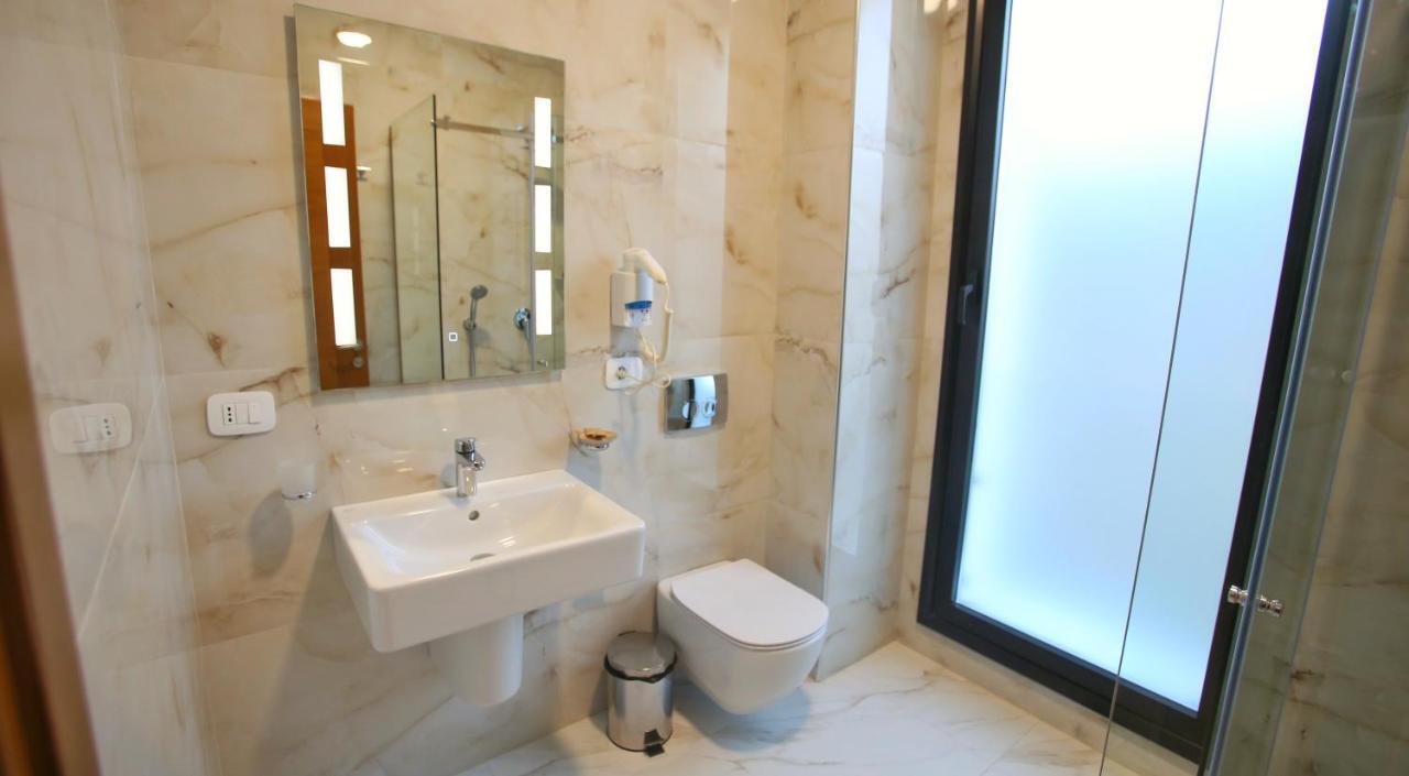 Portik Hotel Μπεράτ Εξωτερικό φωτογραφία